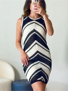 Willow and wind black  and White Crochet Chevron Maxi Dress with slip size Small